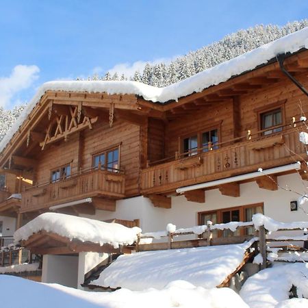 Feriendorf Joggler - Chalets Nahe Der Gondel 齐勒河谷采尔 外观 照片